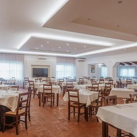 Fior Di Sardegna Hotel 4*